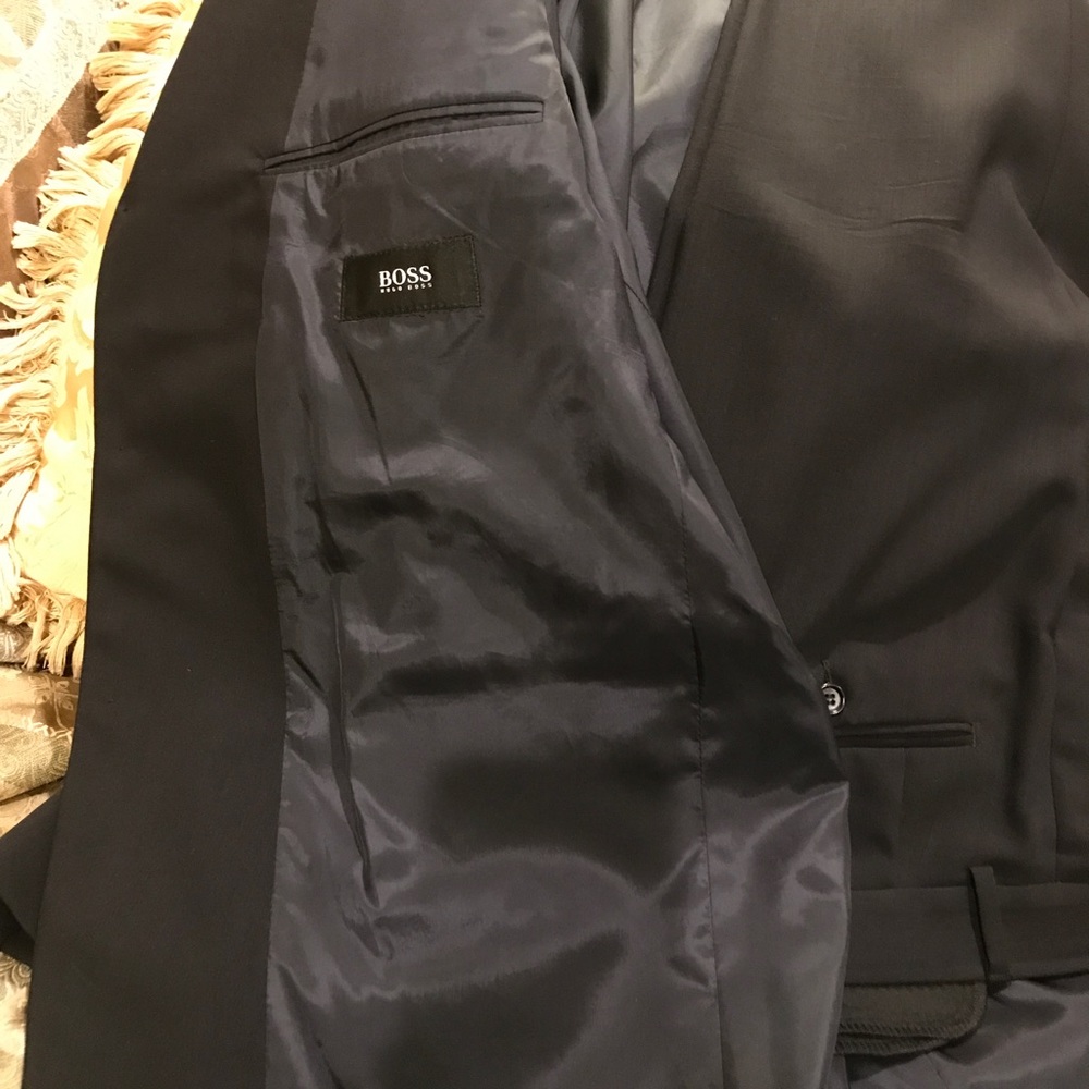 Suits - Picture 2 of 2